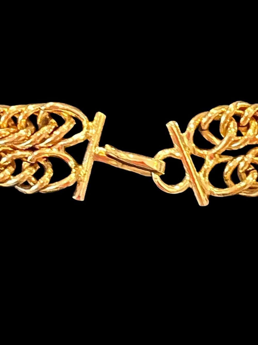 Chanel
Vintage 31 Rue Cambon Medallion Collar Necklace - Picture 5 of 6